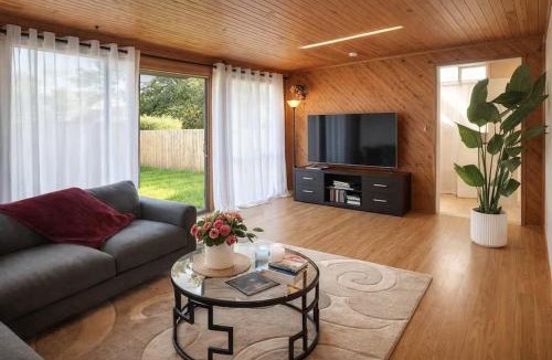 Footscray House | Spacious 4-Bed Retreat in Vibrant Footscray