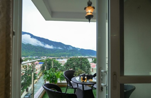 Rishikesh Apartment | Spacious 4-bedroom apartment in enjoyable Rishikesh with fitness room, WiFi