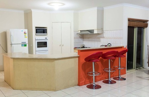 Craigieburn House | Spacious 4-Bedroom Home in Craigieburn – Close to Everything!
