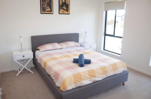 Logan Reserve House | Spacious 4 bedrooms house in Logan Reserve