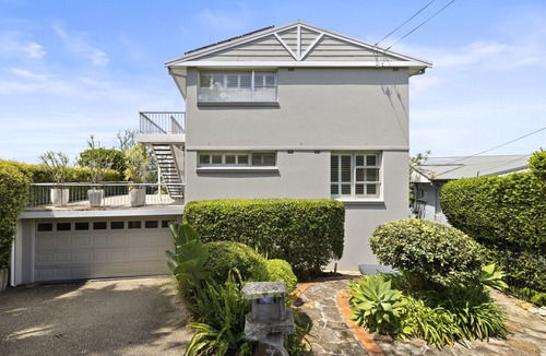 Whale Beach Apartment | Spacious 5-Bed Beach House with Ocean View