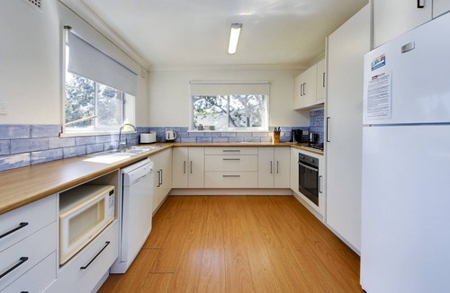 Hat Head House | Spacious 5 bedroom house overlooking the creek, large enough for two families
