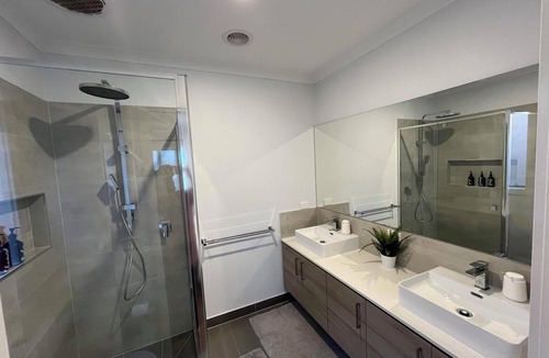 Werribee House | Spacious 5BR Home w/Kids Room, Gym & Office. Pet-Friendly!