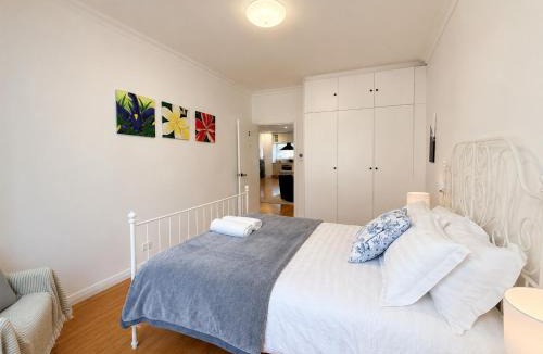 Katoomba House | Spacious 5BR House Fireplace Garden Retreat