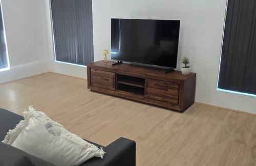Hilbert House | Spacious accessible with a bathroom for everyone