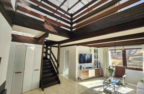 Armidale House | Spacious and Central 5 bedroom Home