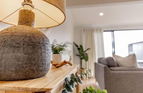 Bicheno House | Spacious and Convenient - Azure Retreat