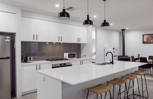 Dawesville House | Spacious and serene intelligent home. 3 min to estuary,beach,shops, and trails