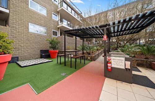 City West Apartment | Spacious Apartment with Gym & Pool Access