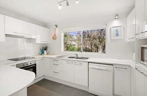 Terrigal House | Spacious Beachside Townhouse with Large Balcony