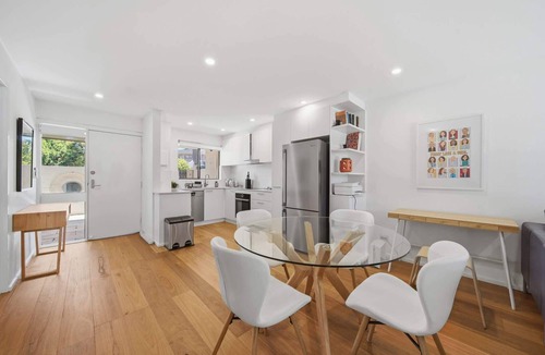 Kingston Apartment | Spacious Bright Apartment with Courtyard and BBQ