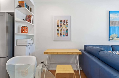 Kingston Apartment | Spacious Bright Apartment with Courtyard and BBQ