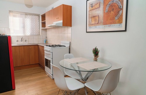 Rivervale Apartment | Spacious & Cosy Self-contained Apartment