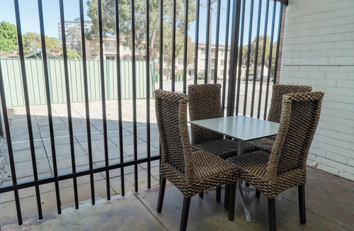 Rivervale Apartment | Spacious & Cosy Self-contained Apartment