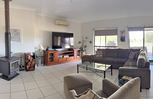 Mount Tully House | Spacious Country Home