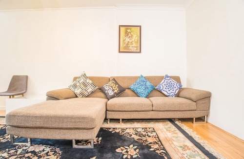 Redfern Apartment | Spacious & Cozy APT@Heart of Redfern Closes to CBD