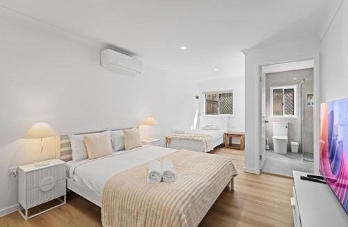 Herston House | Spacious Dual Retreat Balcony near RBWH and CBD