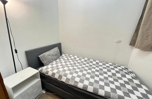 Epping House | Spacious Epping Home - Excellent Transport Location