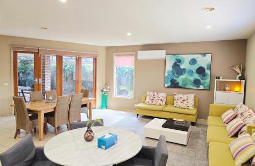 Williams Landing House | Spacious ex-display 5 BDR house,up to 15 guests, Fully AC- Williams Landing