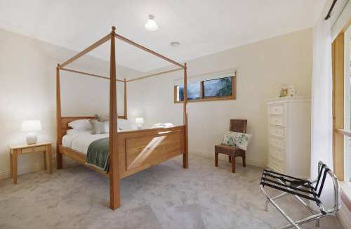 Warrnambool House | Spacious four bedroom central house sleeps 8