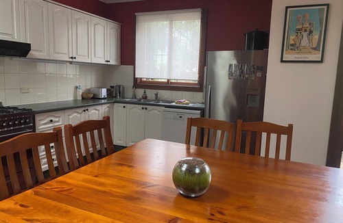 Stanmore House | Spacious home in hip location