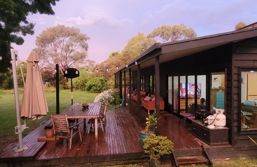 Bittern House | Spacious home set on 1.5 acres in the beautiful Mornington Peninsula.
