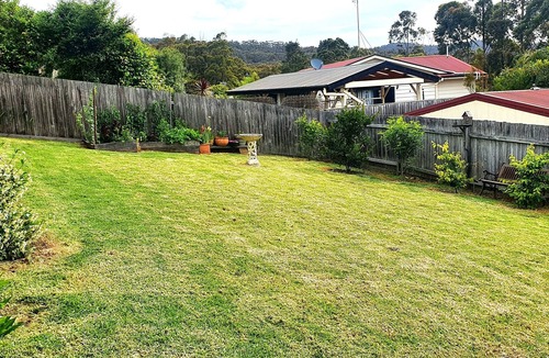 South Pambula House | Spacious house 5 minutes drive to the beach