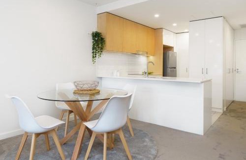 Griffith Apartment | Spacious Inner South Home near Manuka and Kingston - Hosted by Canstay
