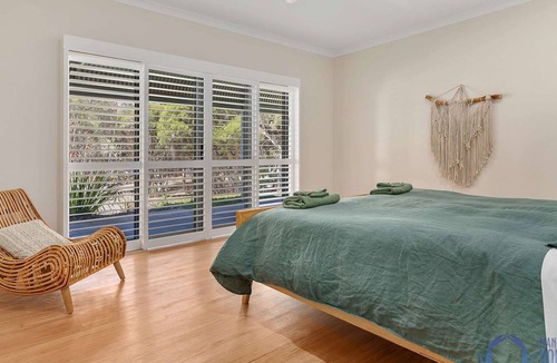 Herron House | Spacious, modern 4BR, 3 bathroom holiday home on the estuary