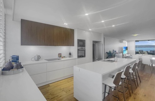 Batemans Bay Apartment | Spacious Modern Apartment in Batemans Bay