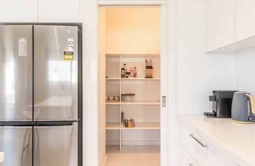 Safety Beach House | Spacious Modern Coastal Townhouse | Pool Access