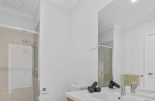 Officer House | Spacious Modern Retreat in Officer | Perfect for Families