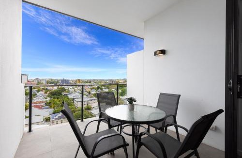 Kangaroo Point Apartment | Spacious Panoramic 2BR Apartment, Parking and Views