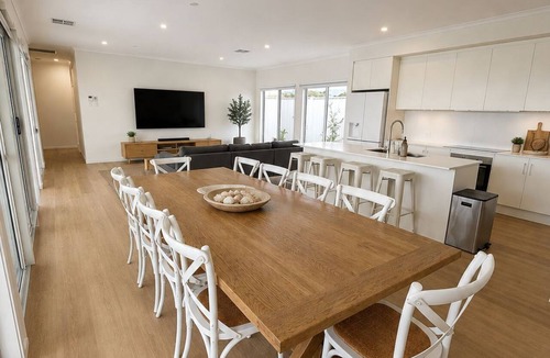 Sellicks Beach House | Spacious, relaxed coastal beach house