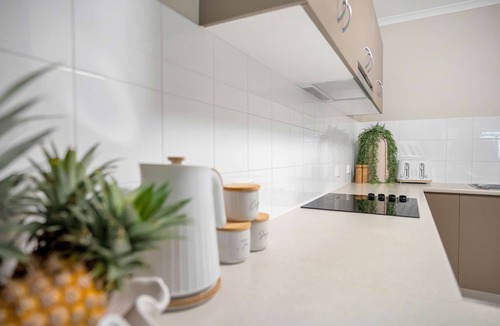 Cairns North Apartment | Spacious Retreat With Courtyard Resort Pool