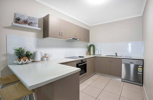 Cairns North Apartment | Spacious Retreat With Courtyard Resort Pool