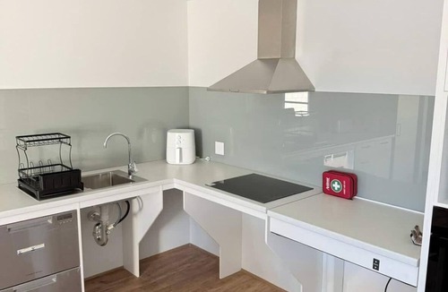 Ridgewood House | Spacious Ridgewood House: Modern Kitchen, Large Bedrooms with Large Bathrooms Attached
