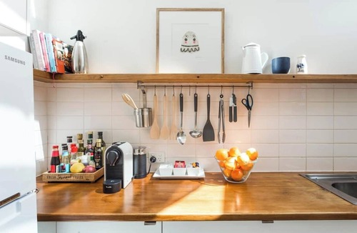 Middle Park Apartment | Spacious, Stylish House with Private Courtyard near Shops, Cafes, Beach and Tram