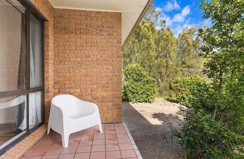 Mayfield West House | Spacious Seven Bedroom, Five Bathroom House