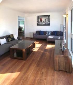 Moss Vale House | Spacious & Sun-Filled Highlands Retreat