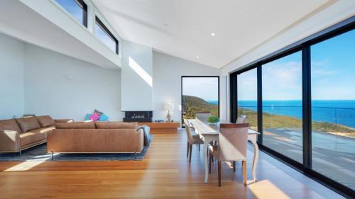 Killcare Heights House | 'Spectacular Ocean Views' by HolidayCo