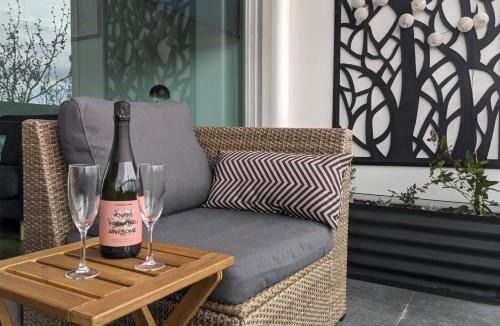 St Kilda Apartment | Spectacular Sunset Hideaway BestView St Kilda boutique self-contained luxury apartment