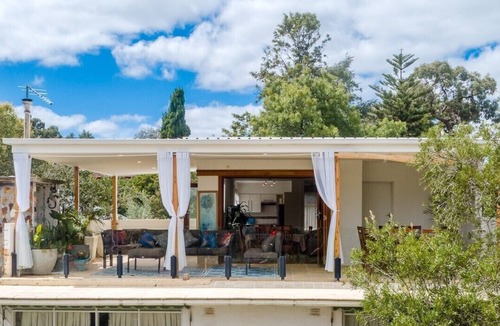 Mitcham Apartment | Spectacular views - Gorgeous balcony sunsets