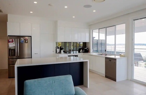 Corlette House | Spectacular water views & entertaining spaces