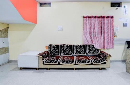 Parsivni Hotel | Spot On Surya