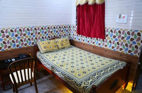 Arakkonam Hotel | Sri Mahalakshmi Deluxe Lodge
