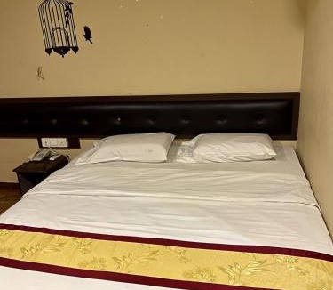 Charbagh Hotel | Srt rajput hotel Subhash Marg Charbhag Lucknow