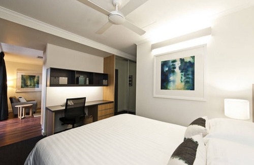 Crawley Hotel | St Catherine's on Park