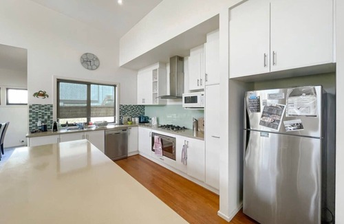 Connewarre House | St. Emilion - 13th Beach Golf Links Estate