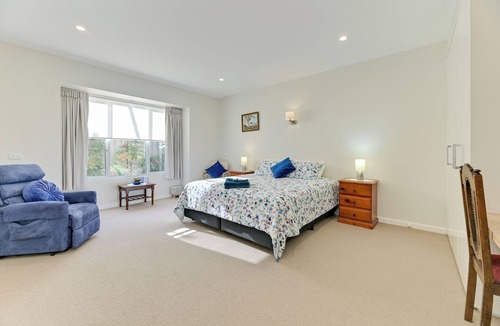 Williamstown House | St Joseph's By The Sea, Williamstown